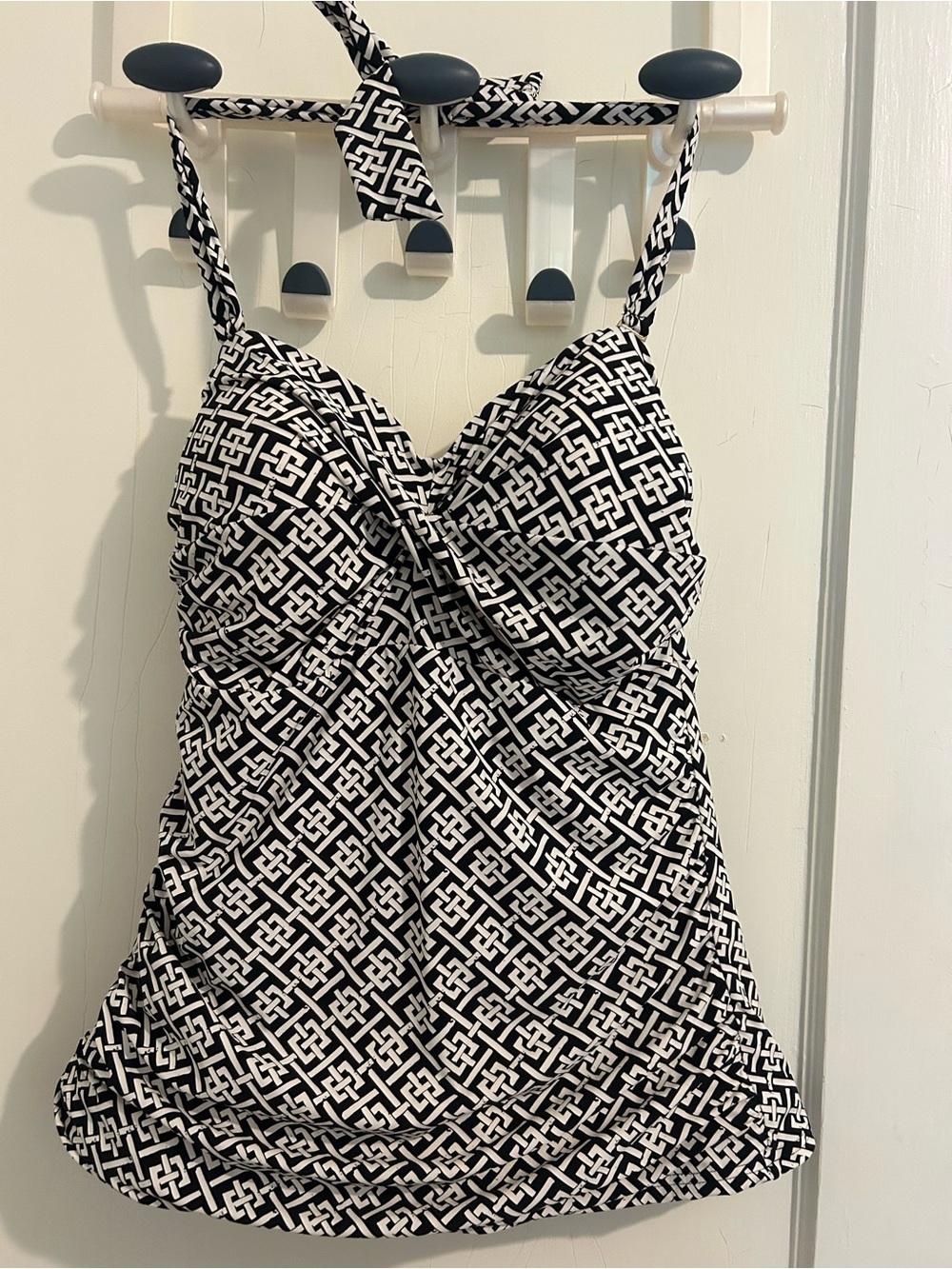 Lands End women’s size 12 Black & White Geometric halter Tankini Top